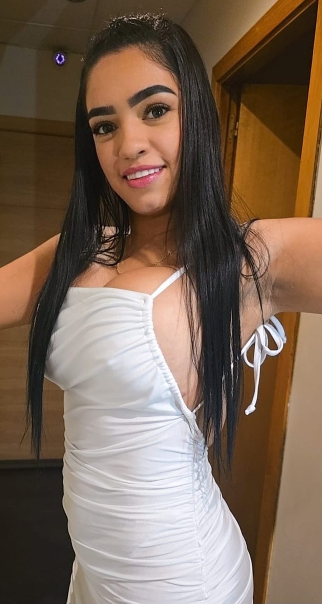 639836228|SOFIA|Chica