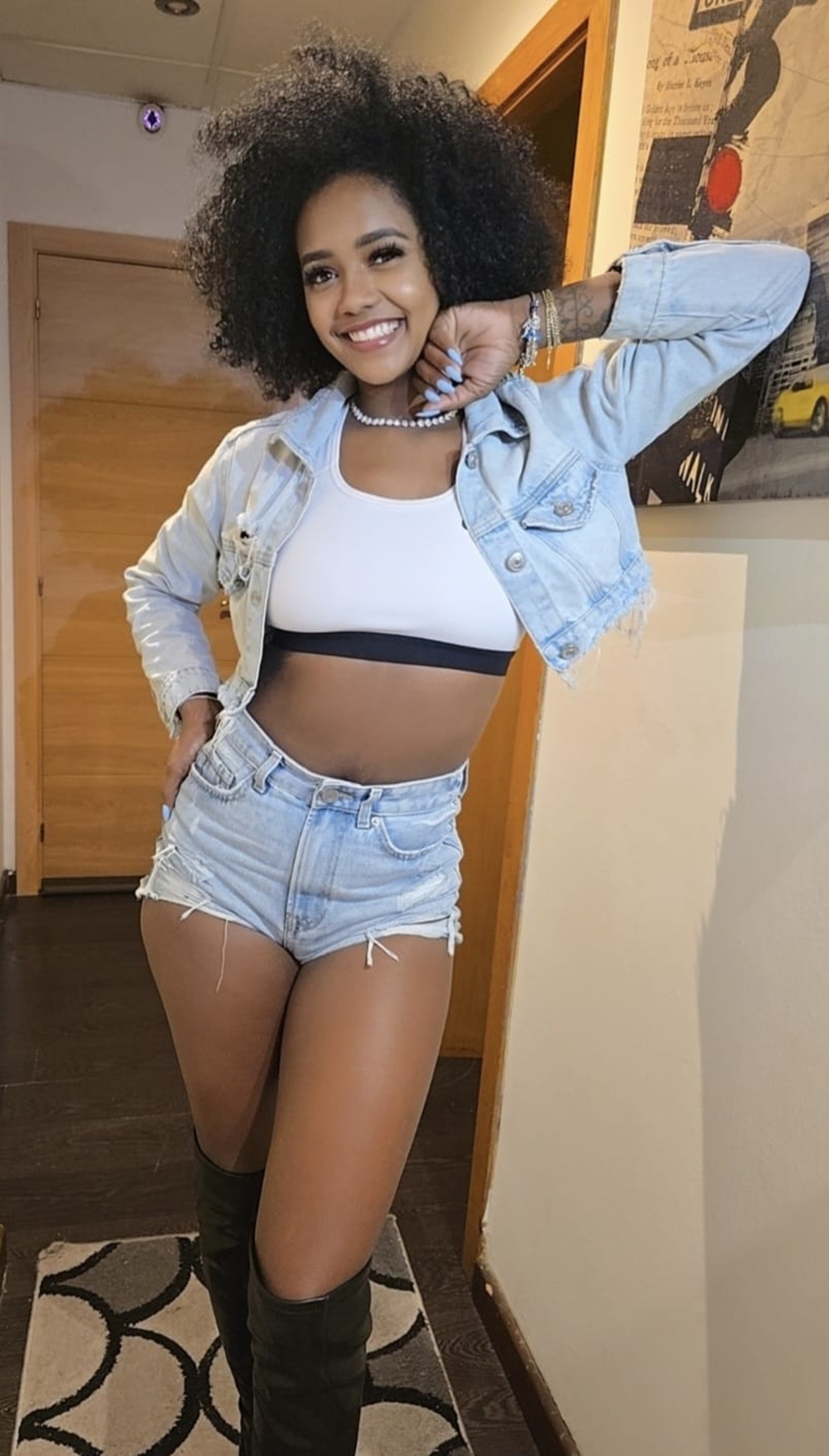 639836228|THAIS|Chica