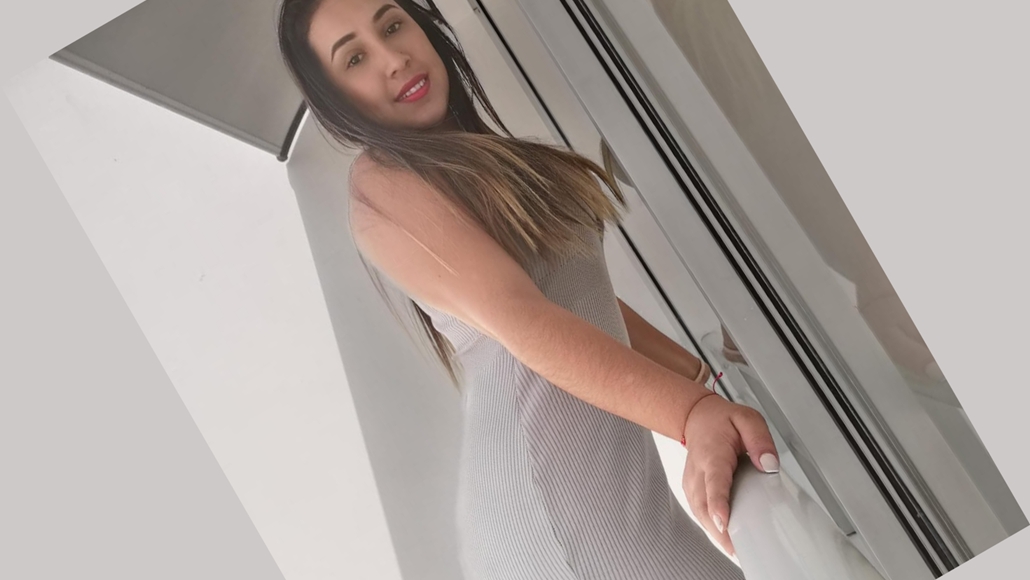 631844041|LUNA|Chica