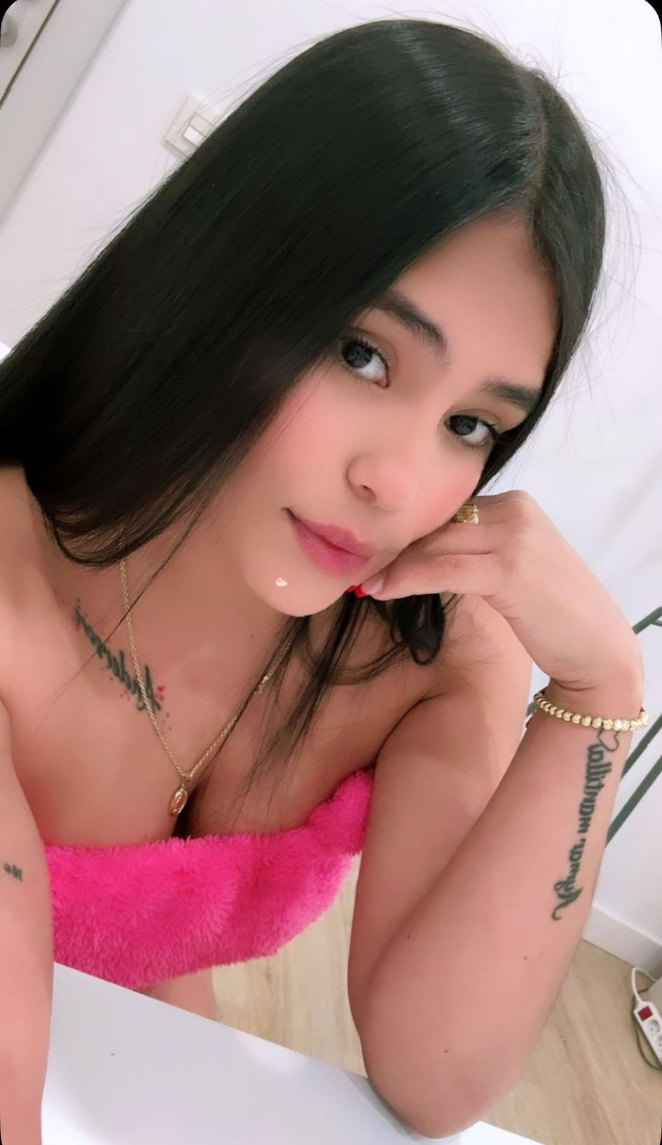 613596374|Cataleya|Chica