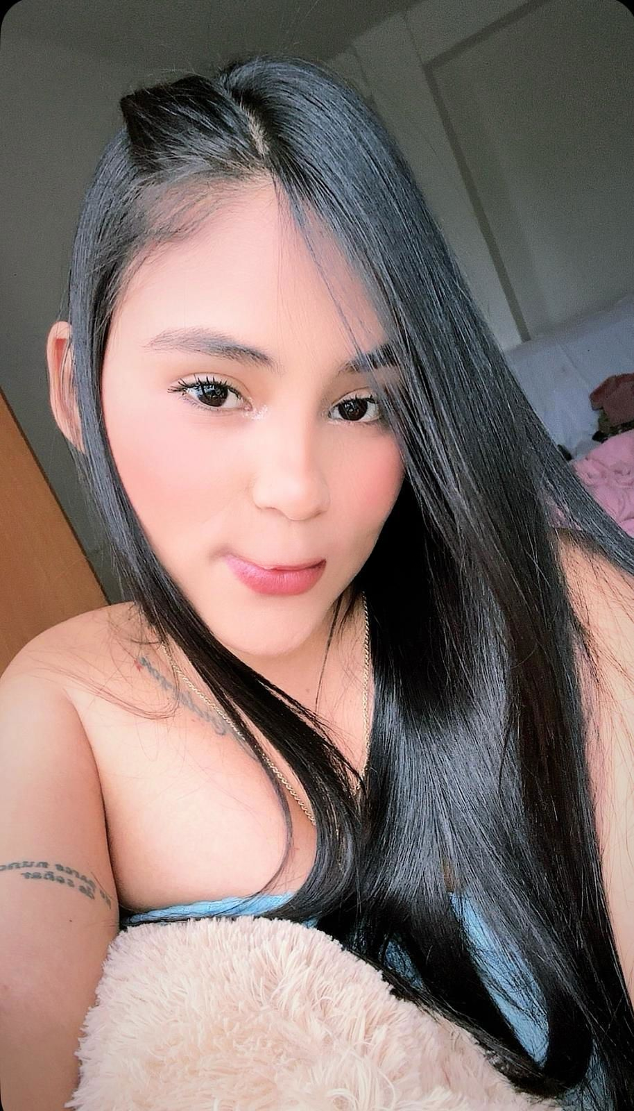 613596374|Cataleya|Chica