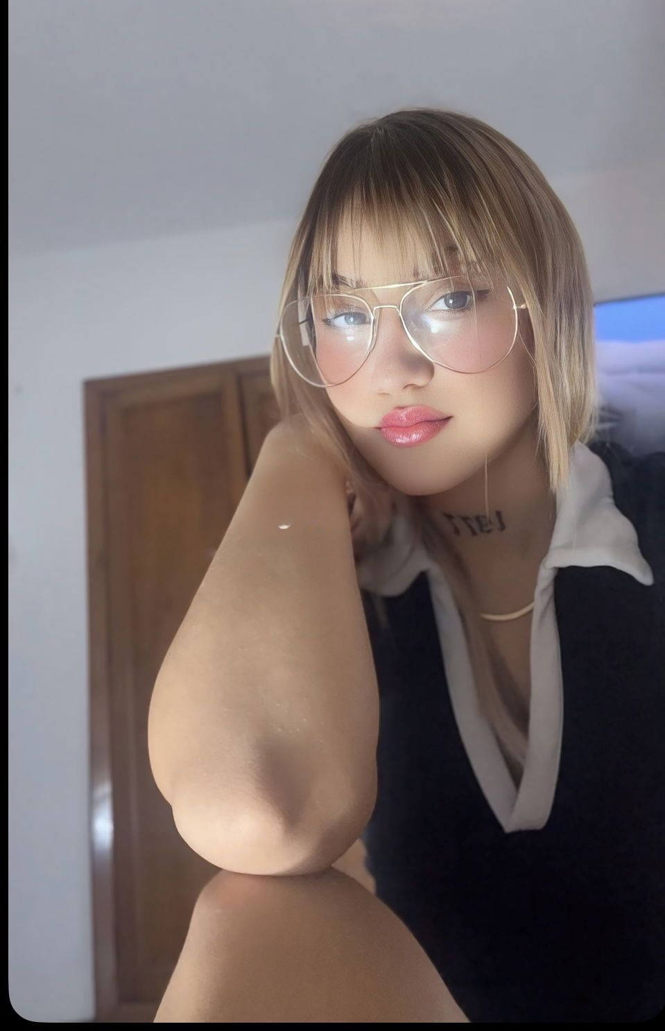 604255327|NICOLE|Chica