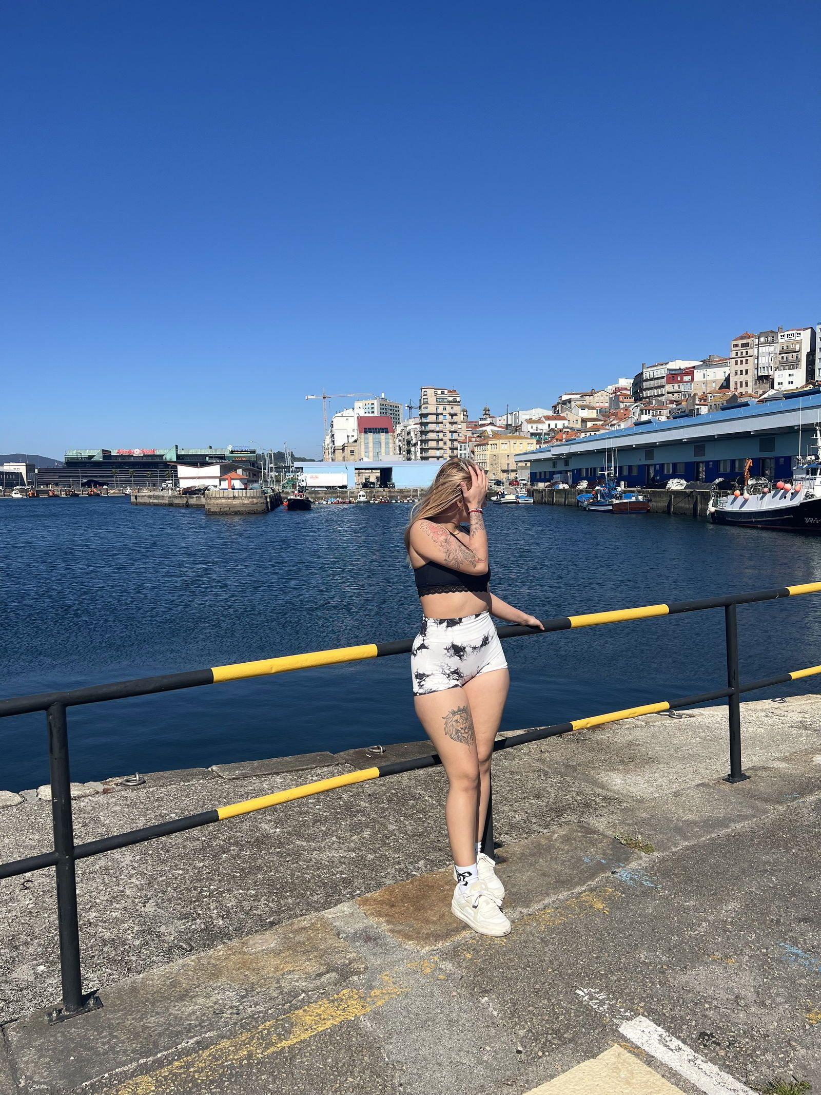 604255327|NICOLE|Chica