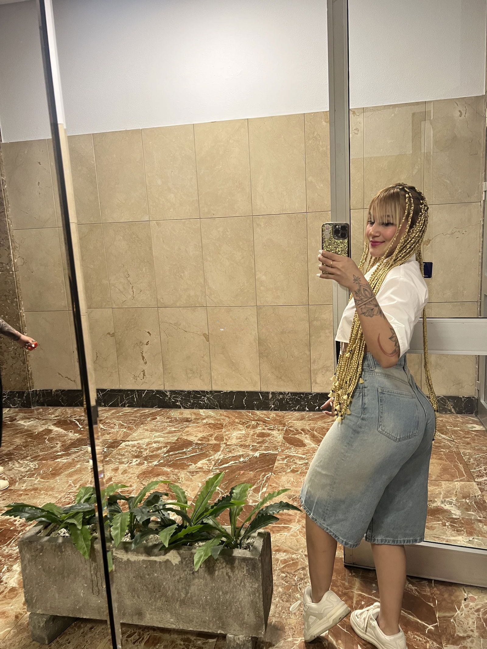 604255327|NICOLE|Chica