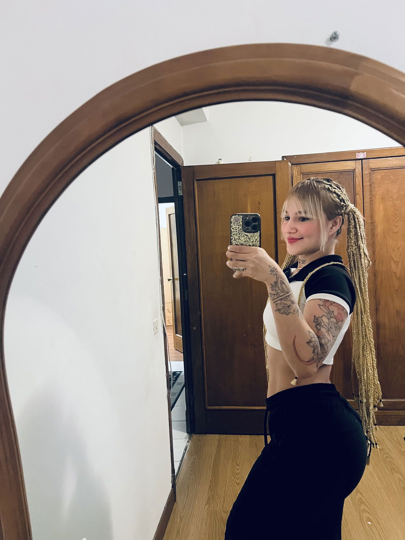 604255327|NICOLE|Chica