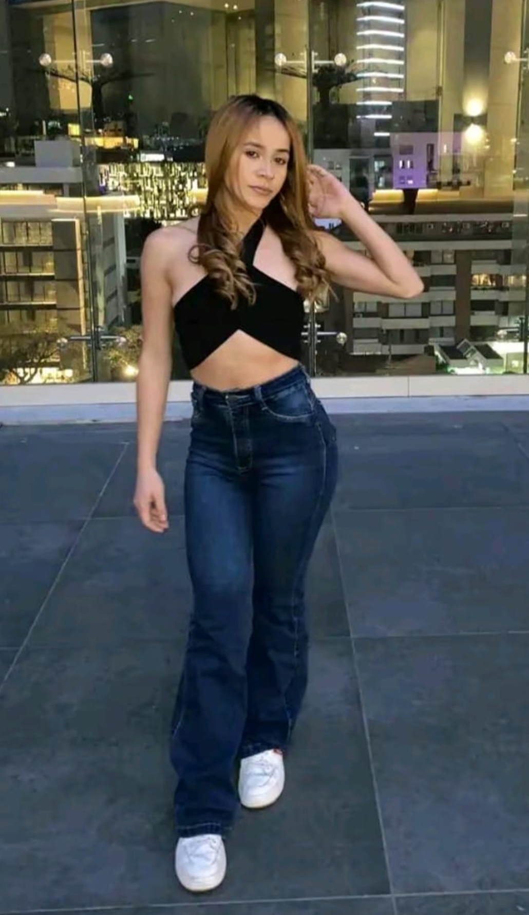 664588630|SONIA|Chica