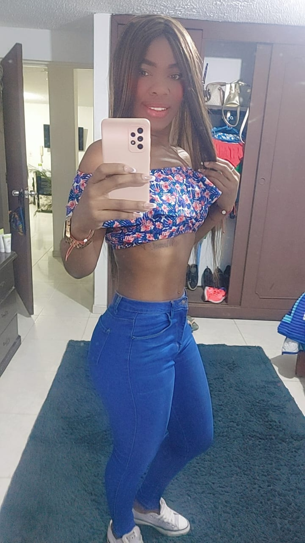 631399497|VANESSA|Chica