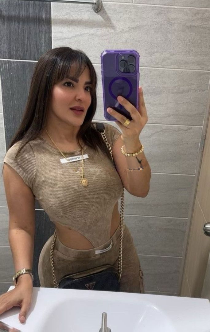 613757613|SAMANTHA|Chica