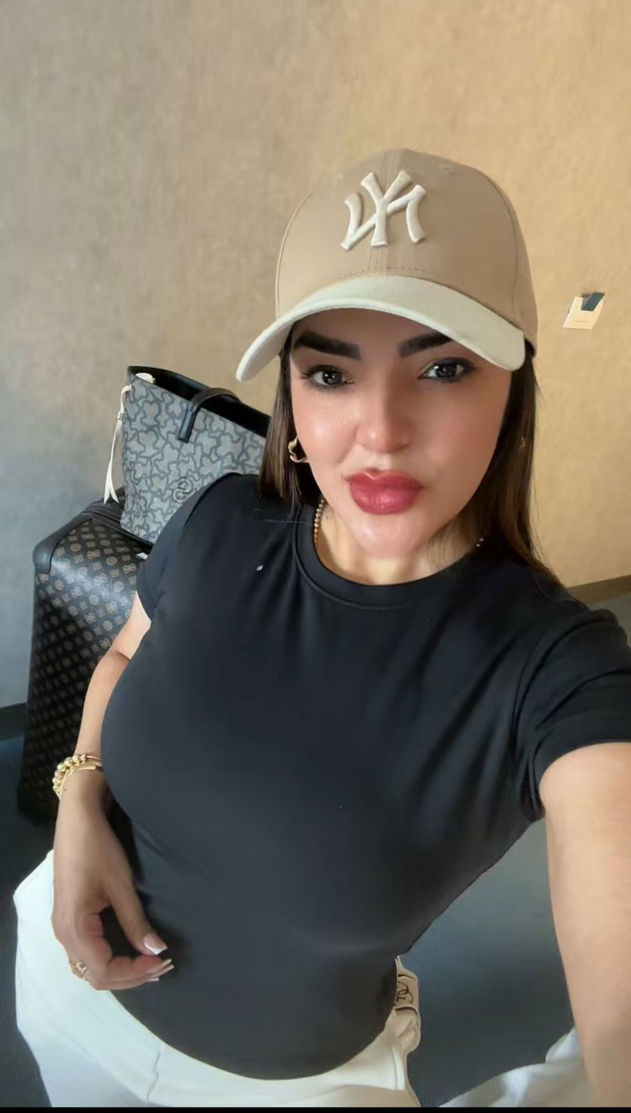 613757613|SAMANTHA|Chica