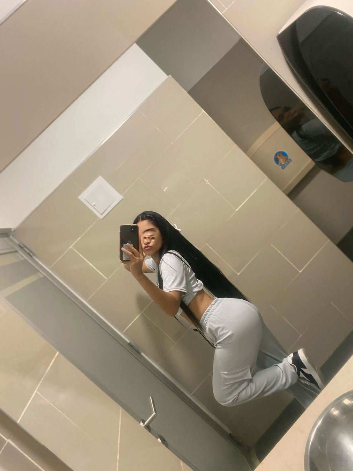 614568123|SARAH|Chica