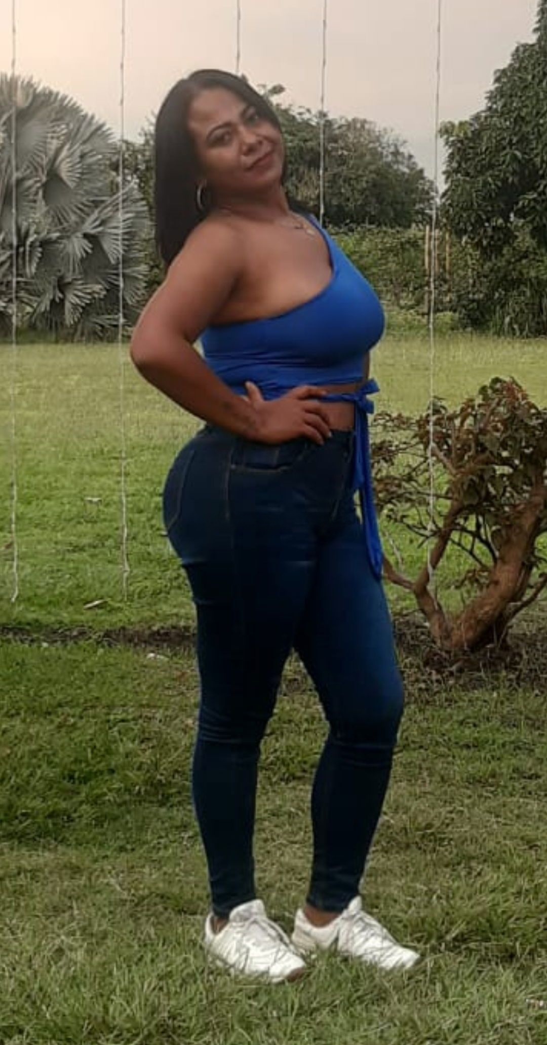 613836927|ANYELA|Chica