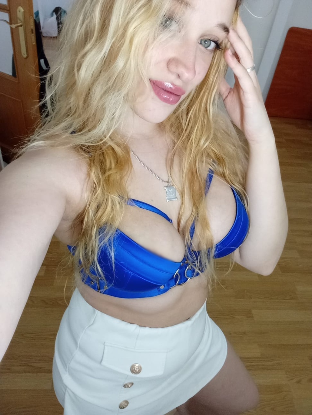 632410801|NATALIA|Chica