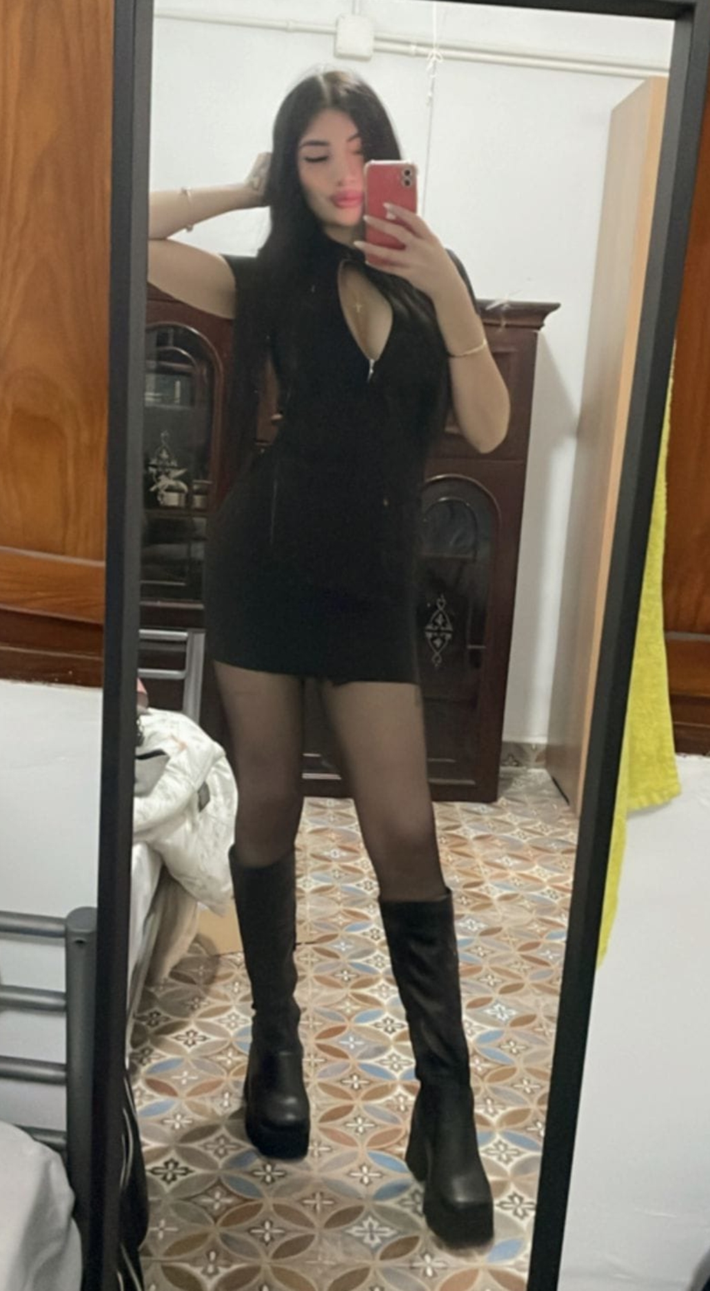 641709933|ADARA|Chica