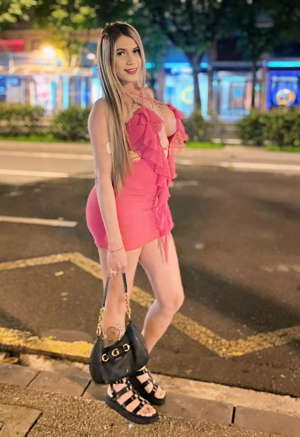 613385979|SARA|Transexual