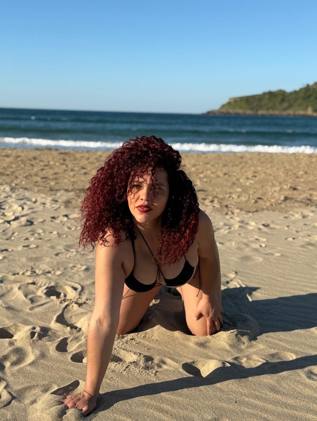 692935208|CAMIL|Escort