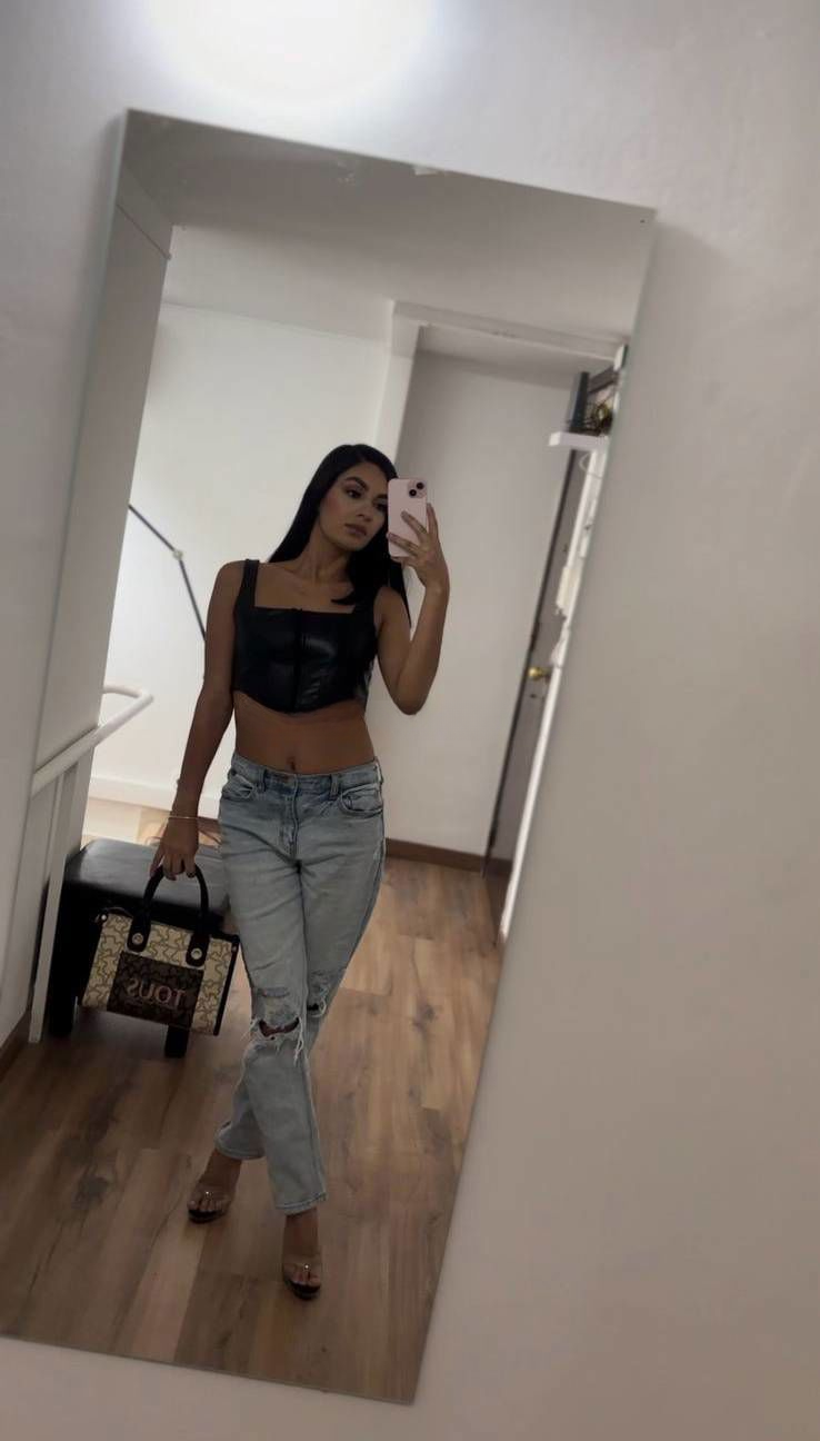 672958028|LAURA|Chica