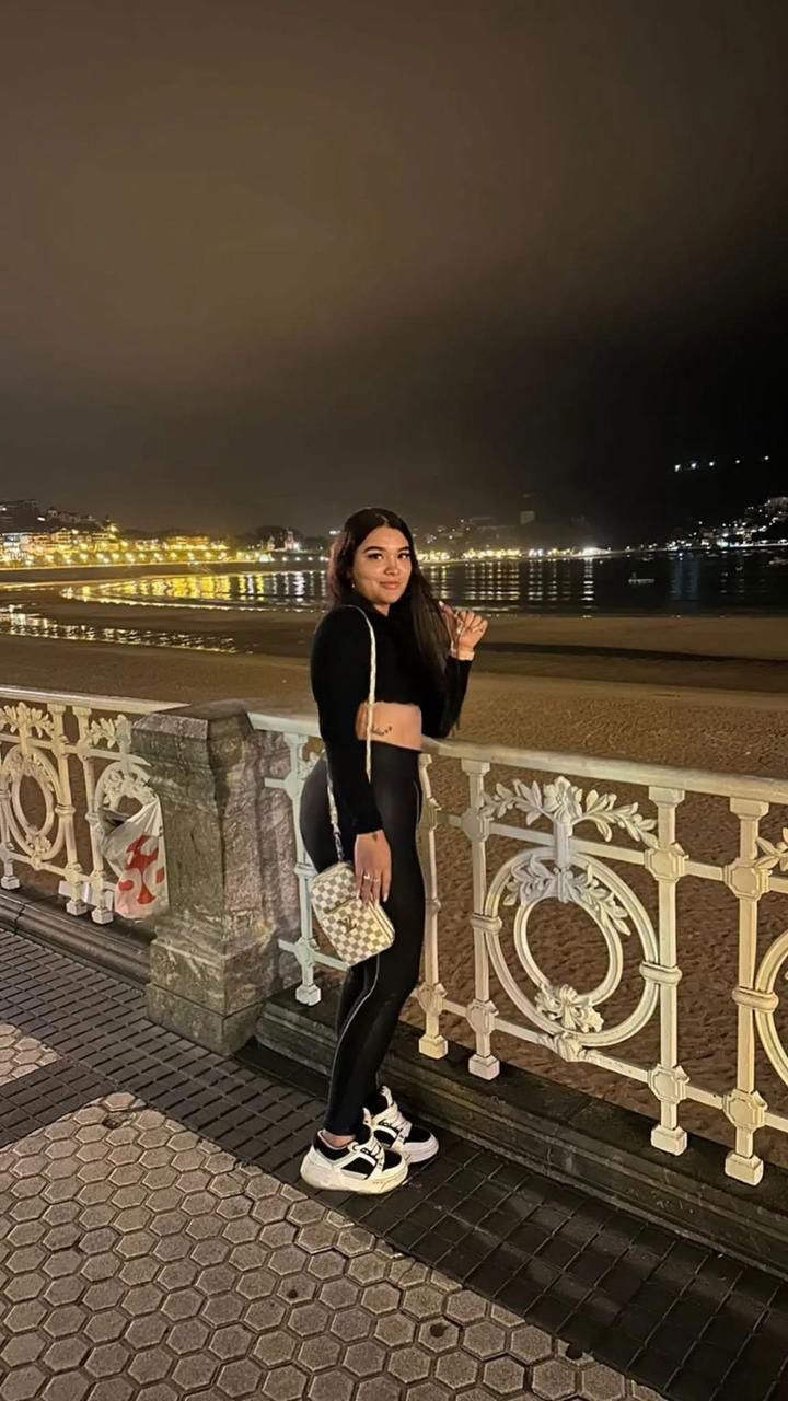 681381416|REINA|Chica