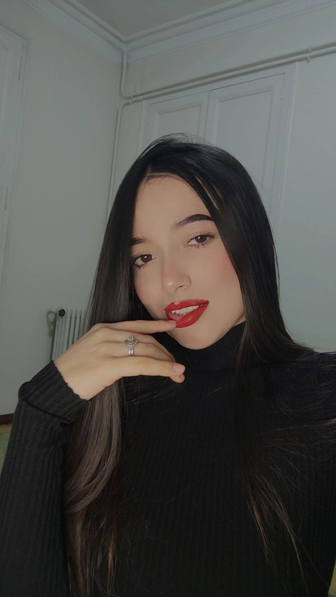 613645956|KAREN|Chica