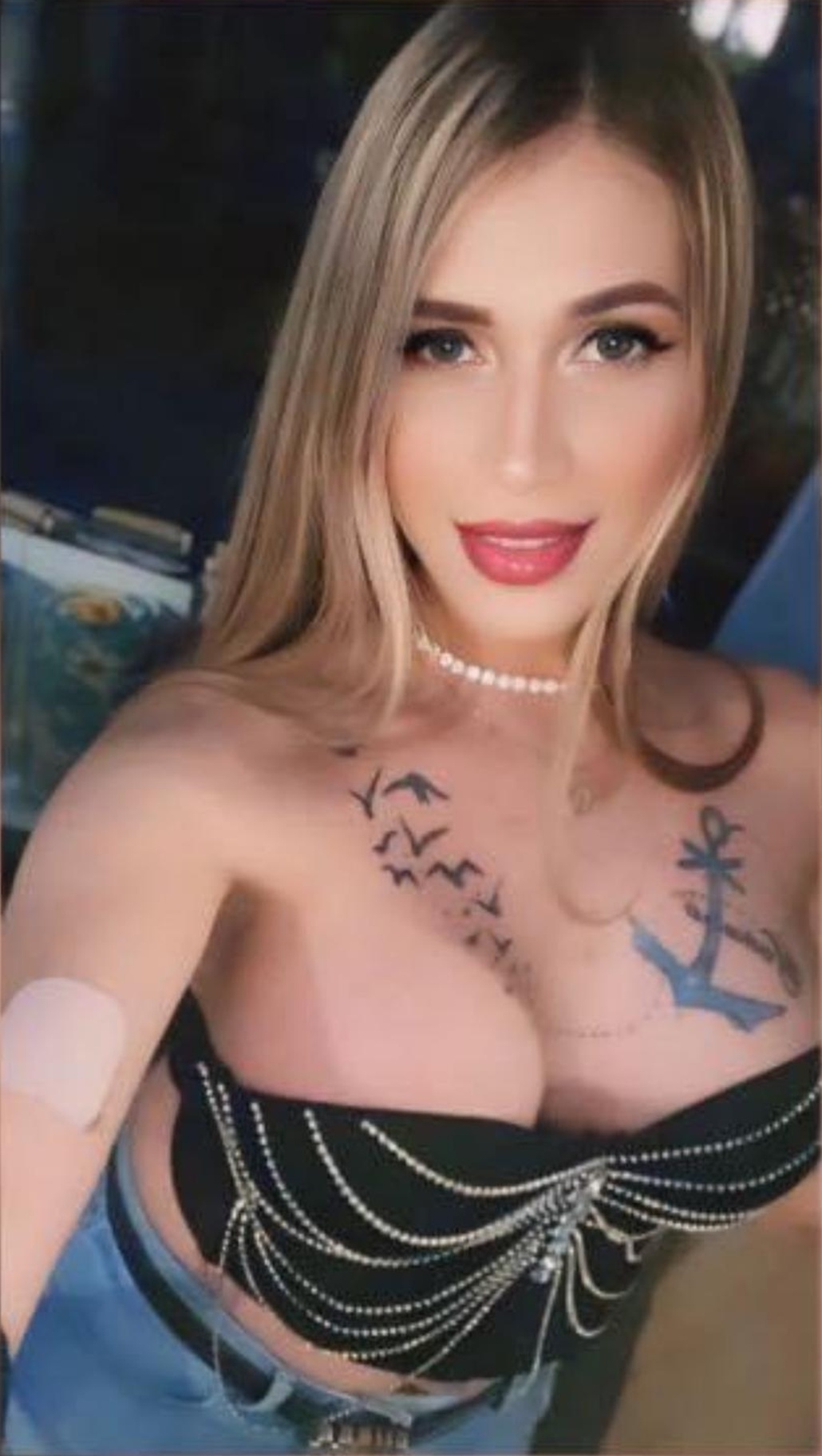 613385979|SARA|Transexual