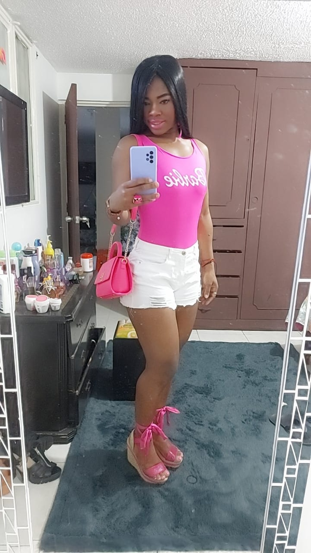 631399497|VICTORIA|Chica