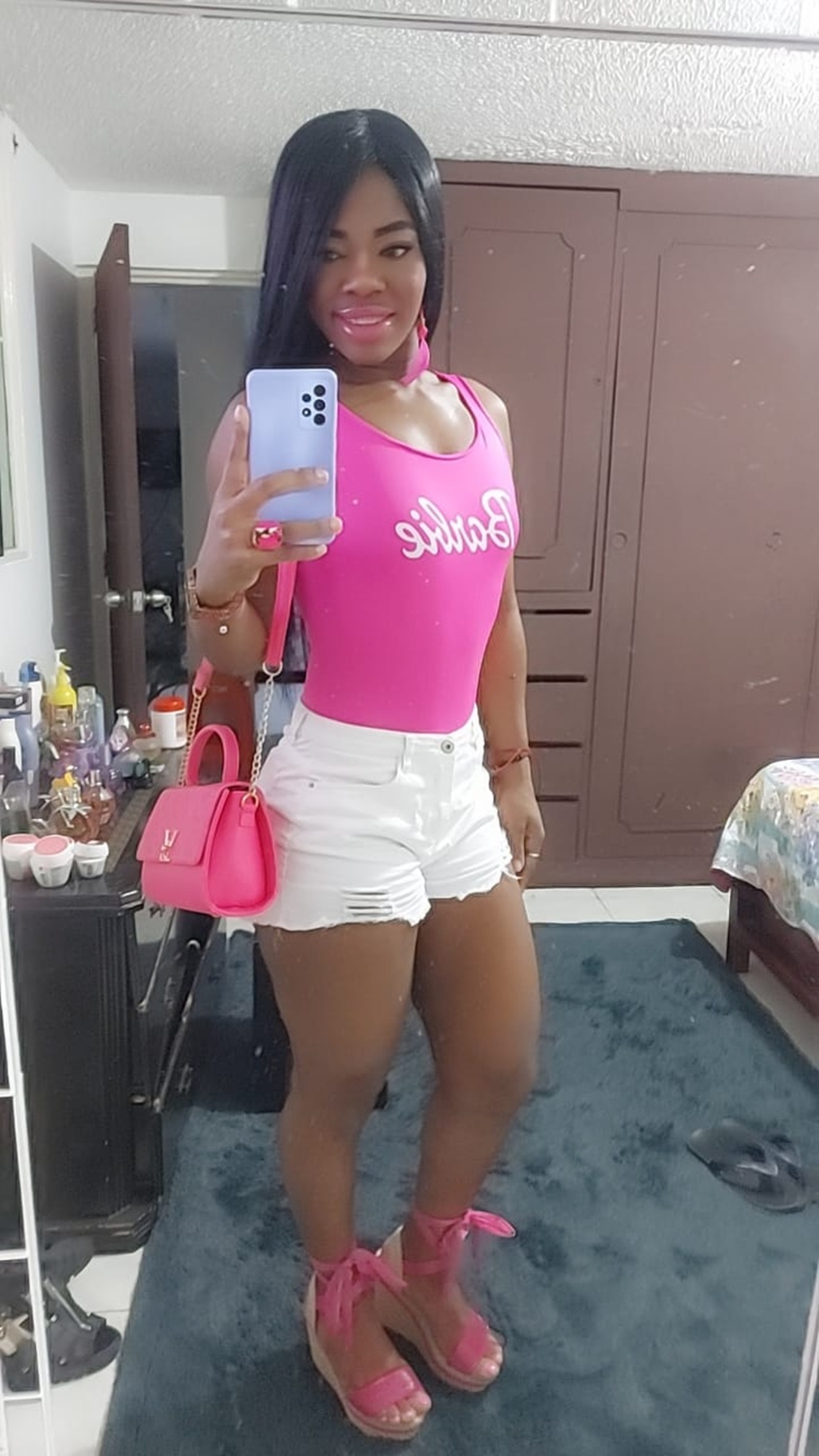 631399497|VICTORIA|Chica