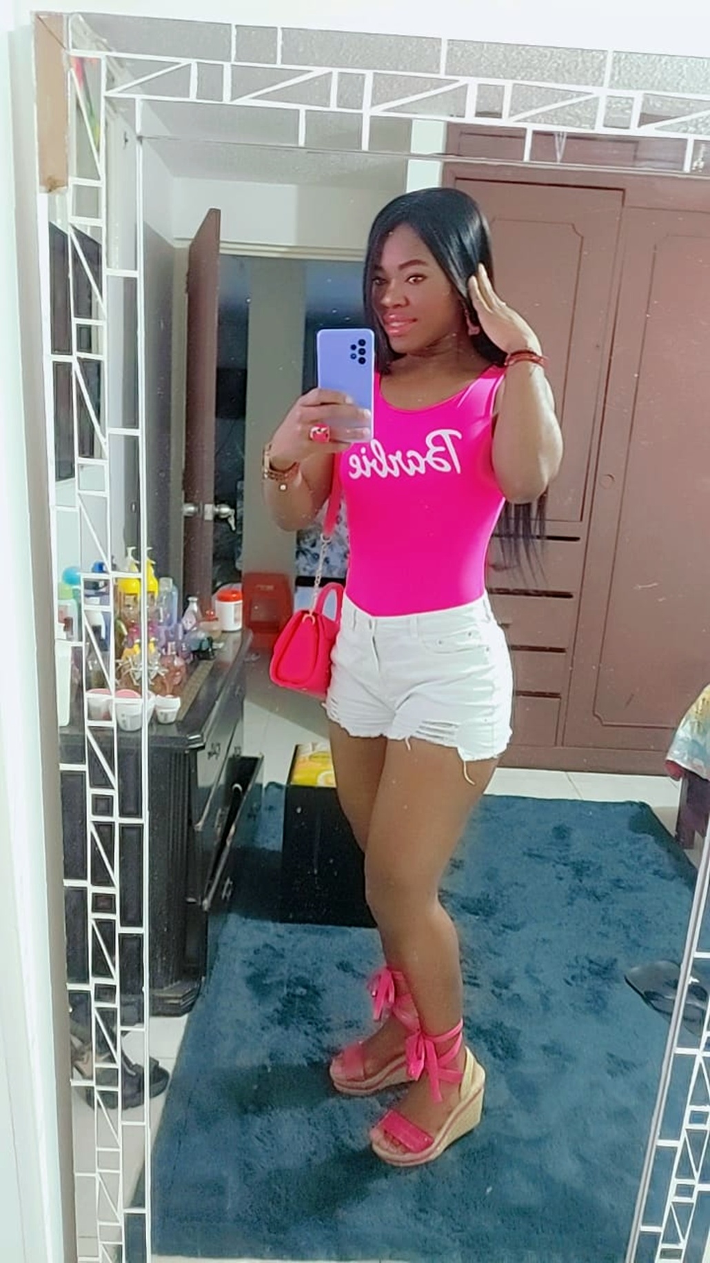 631399497|VICTORIA|Chica