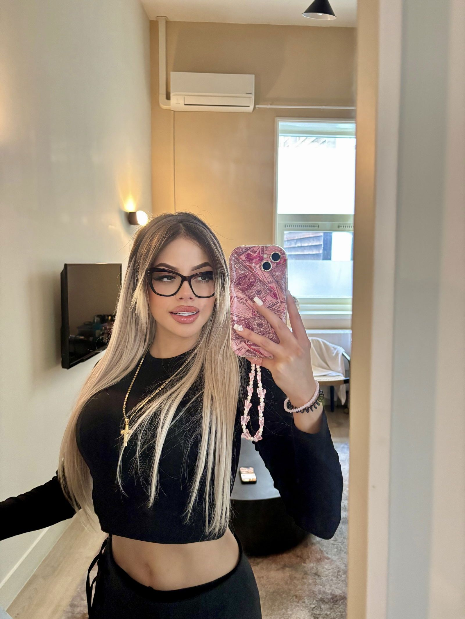663255232|BRIANNA|Chica