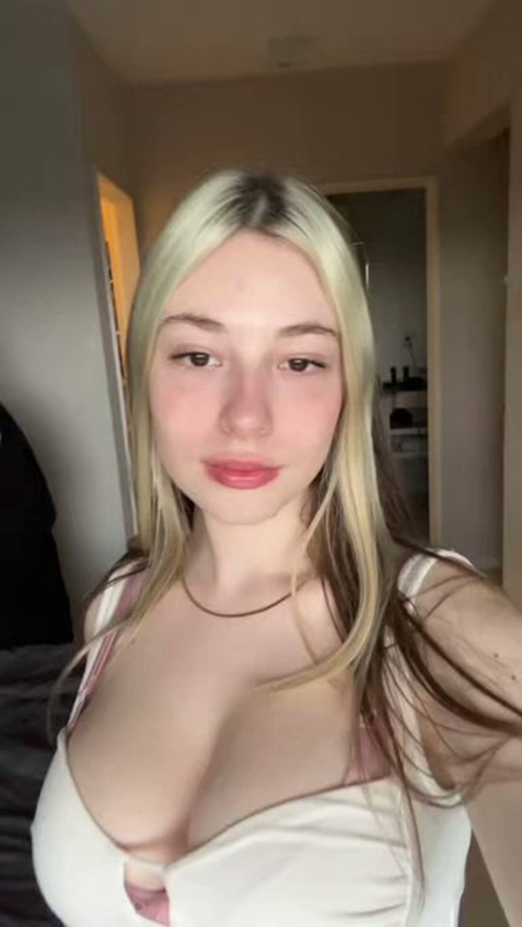 632128603|CATHERINE|Chica