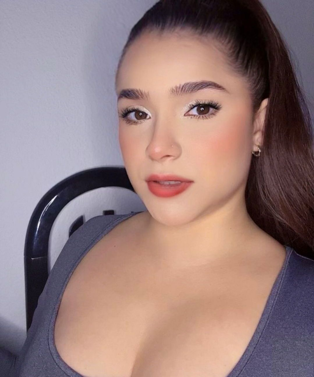 604986973|MARIANA|Chica