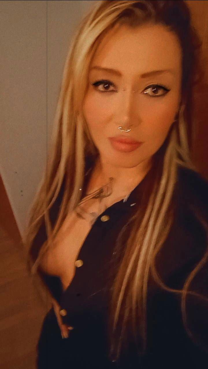 604997608|SOFIE|Chica