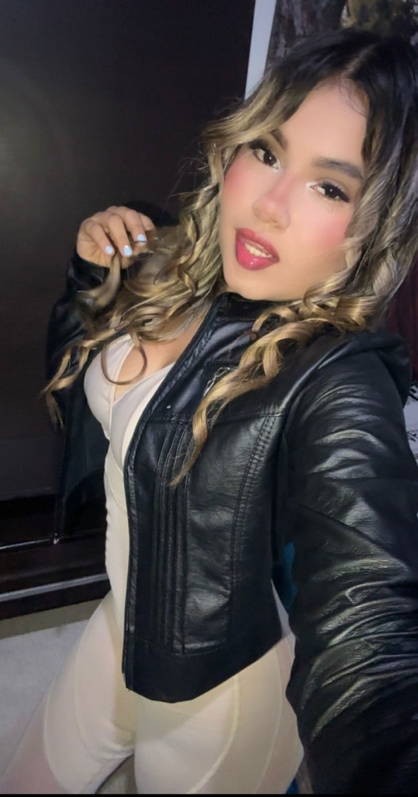 614589181|CATALINA|Chica