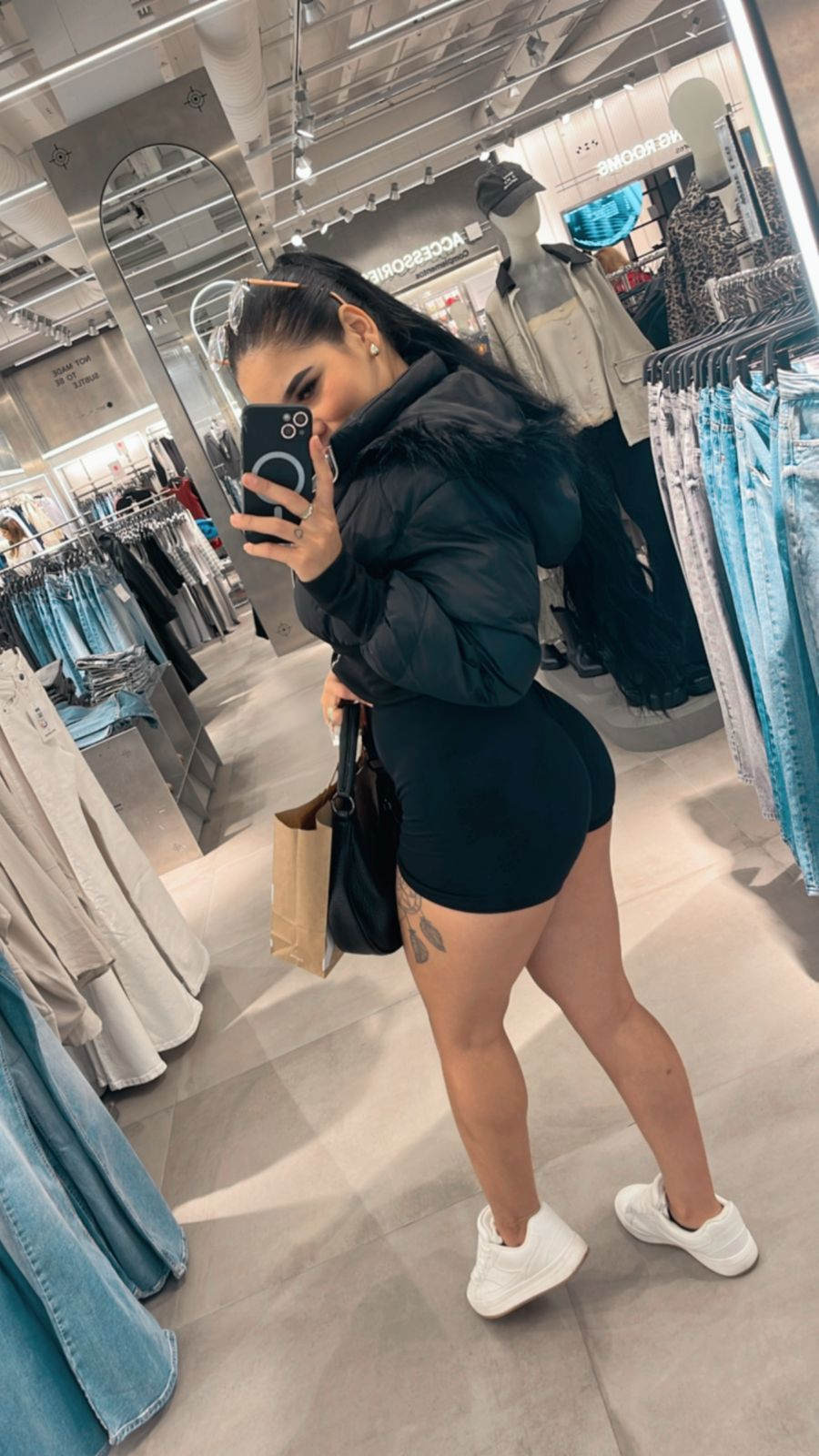 614746924|MARIANA|Chica