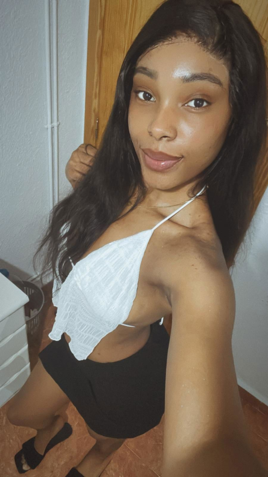 613883758|DANIELA|Chica