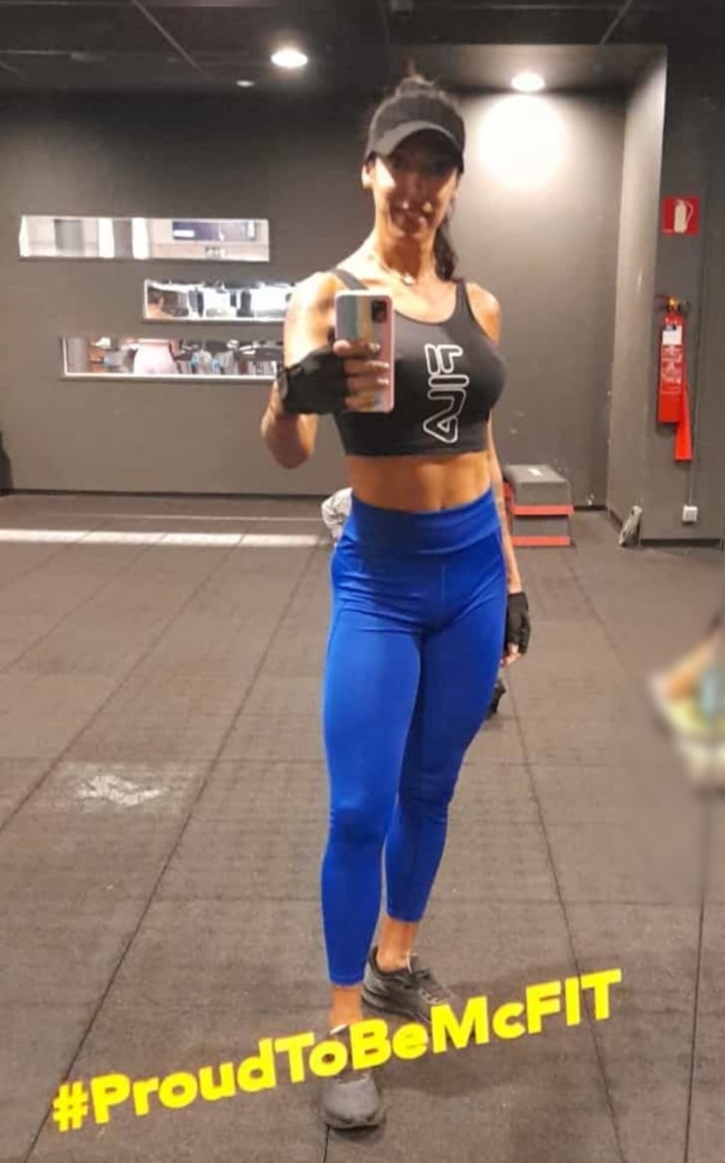 670655281|NICOLLE|Transexual