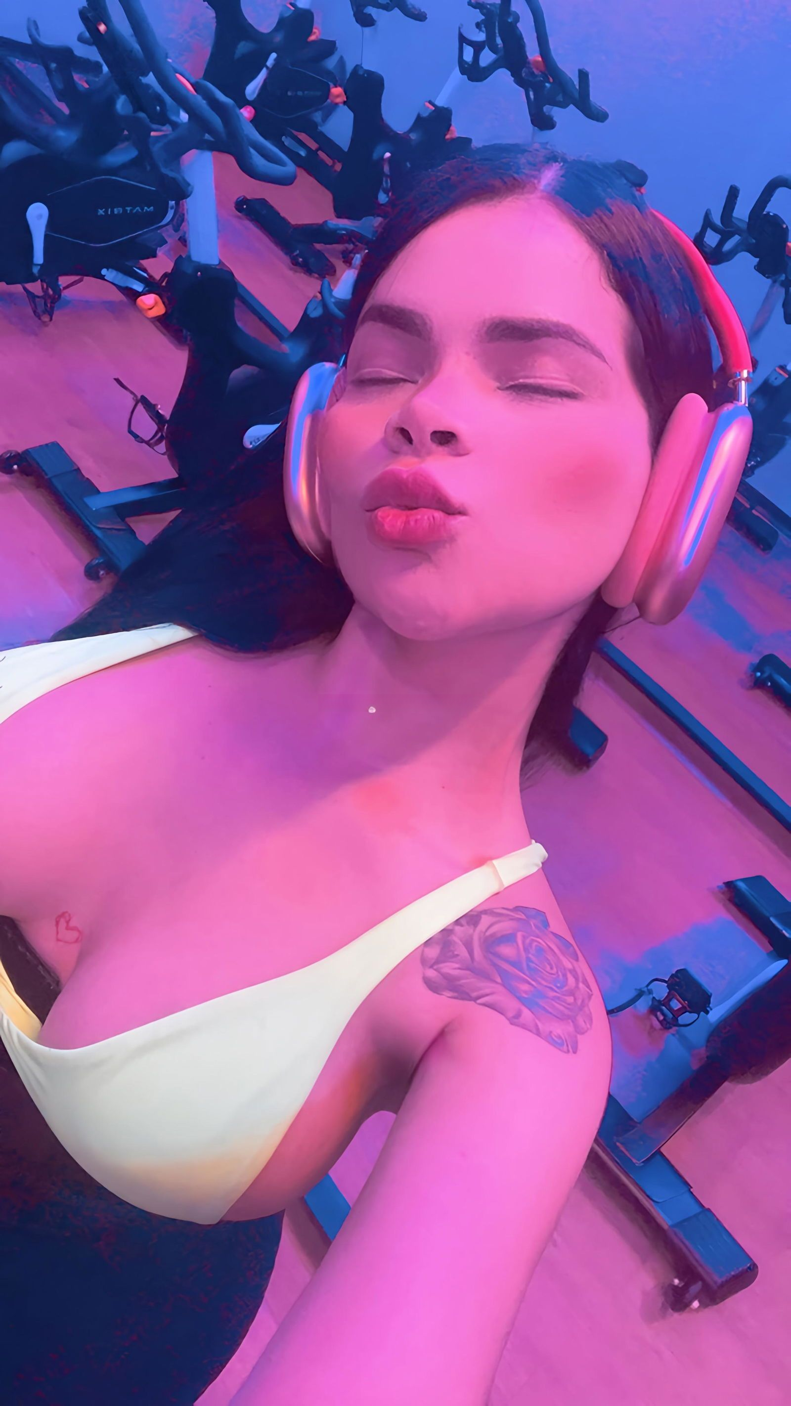 614613526|VIOLETTA|Chica