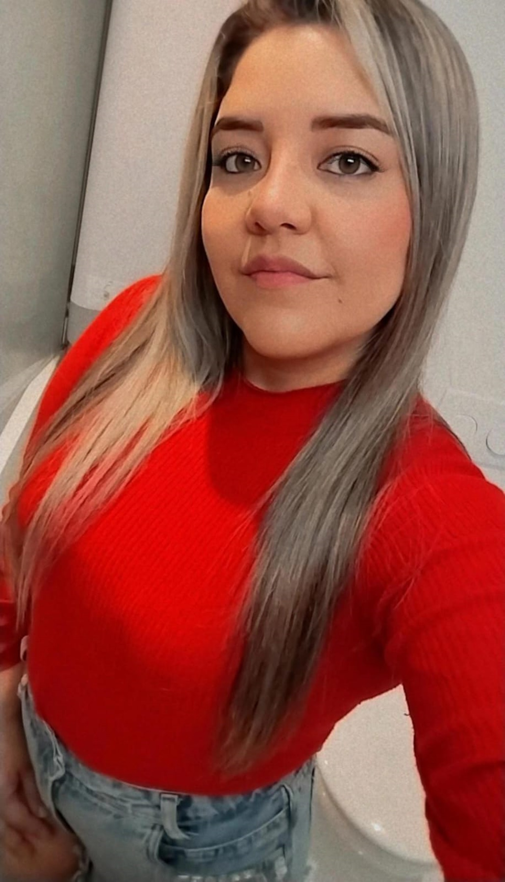 614688443|OLIVIA|Chica