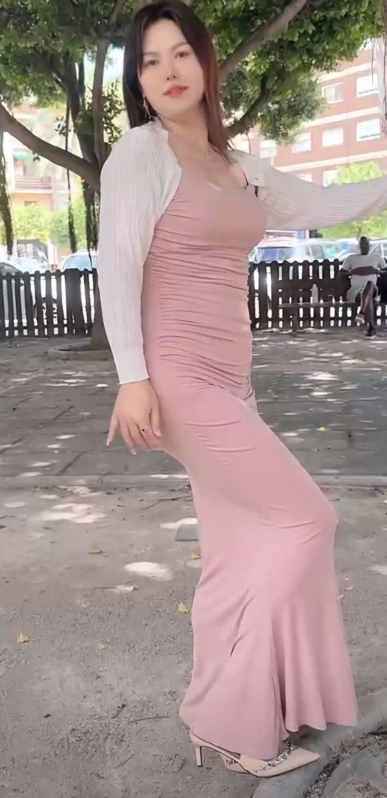 662255776|LILI FANG|Chica