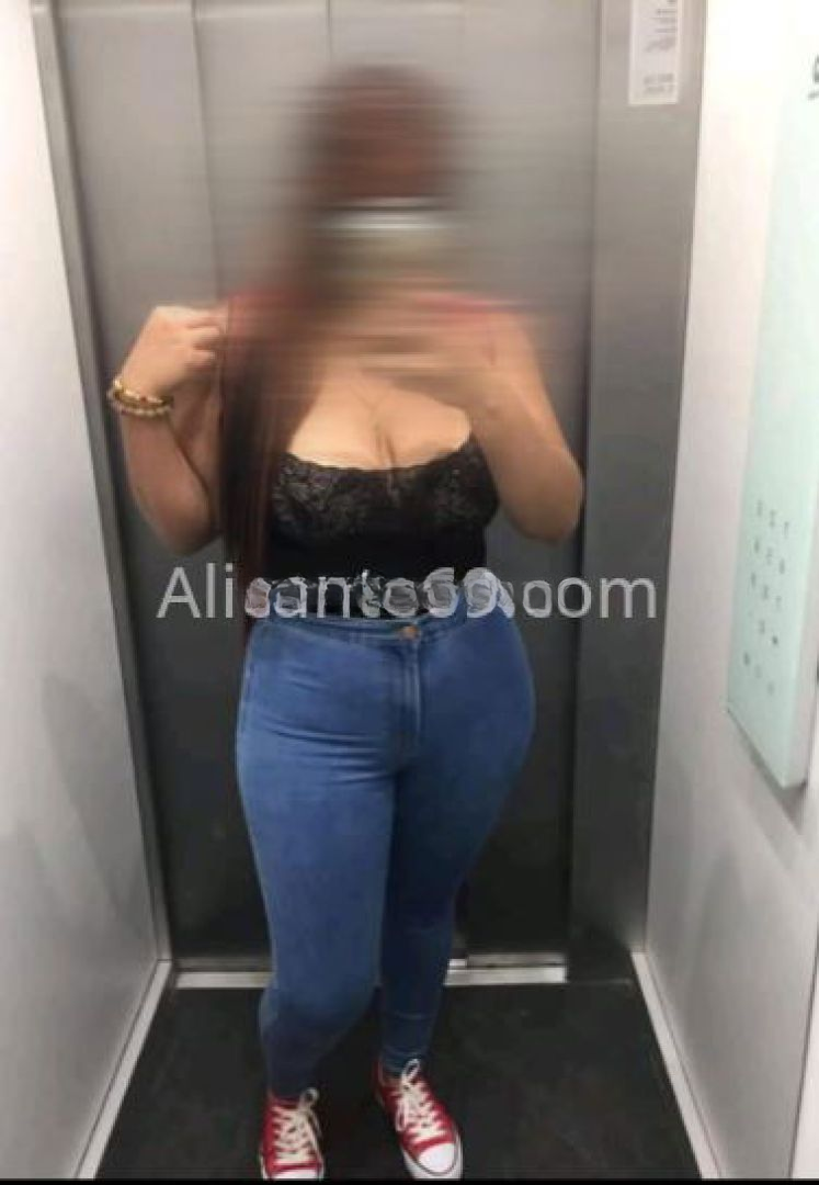 611223216|DANIELA|Chica