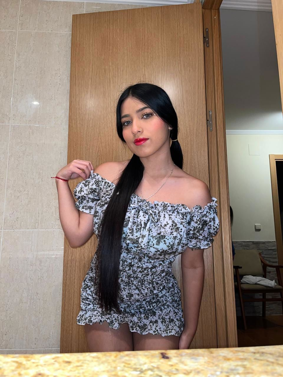 613653249|EMA|Chica