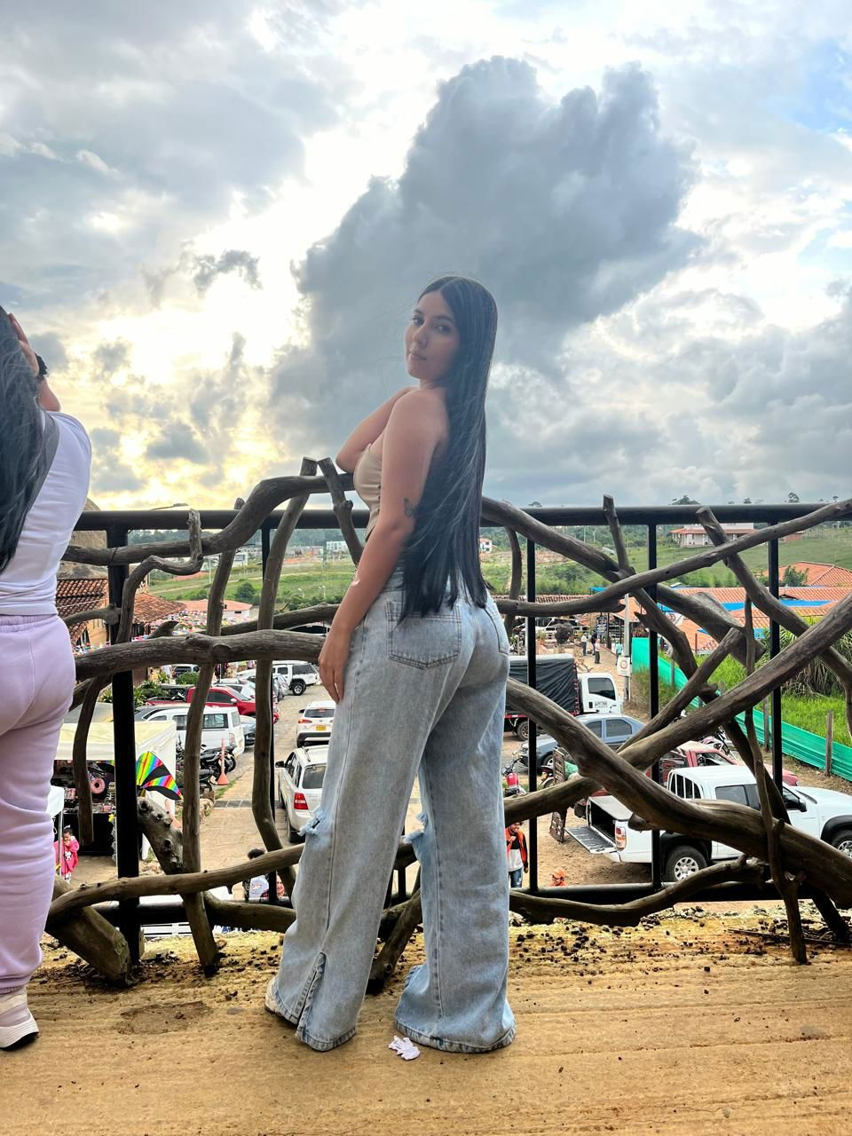 613653249|EMA|Chica
