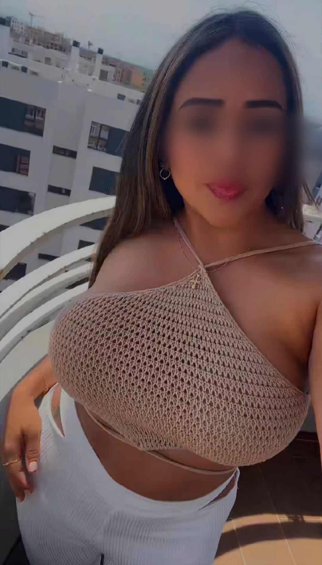 695629259|ANDREA|Chica