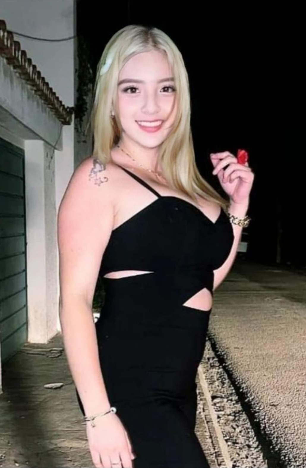 680615957|NATALIA|Chica