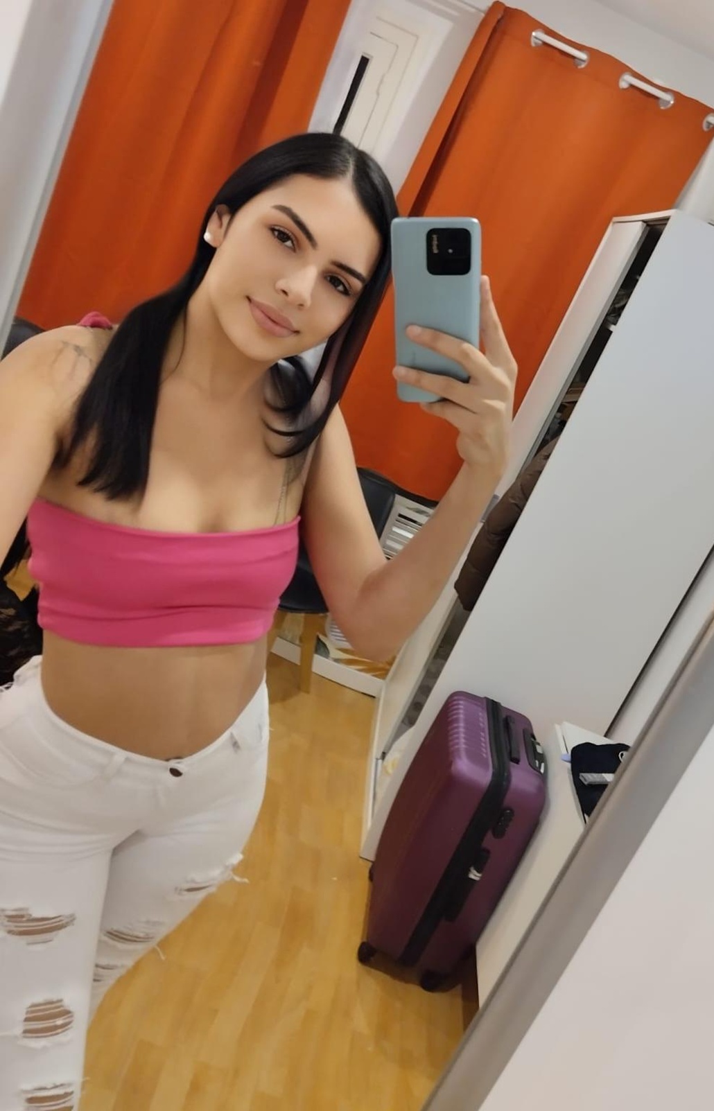 600380968|CARLA|Chica