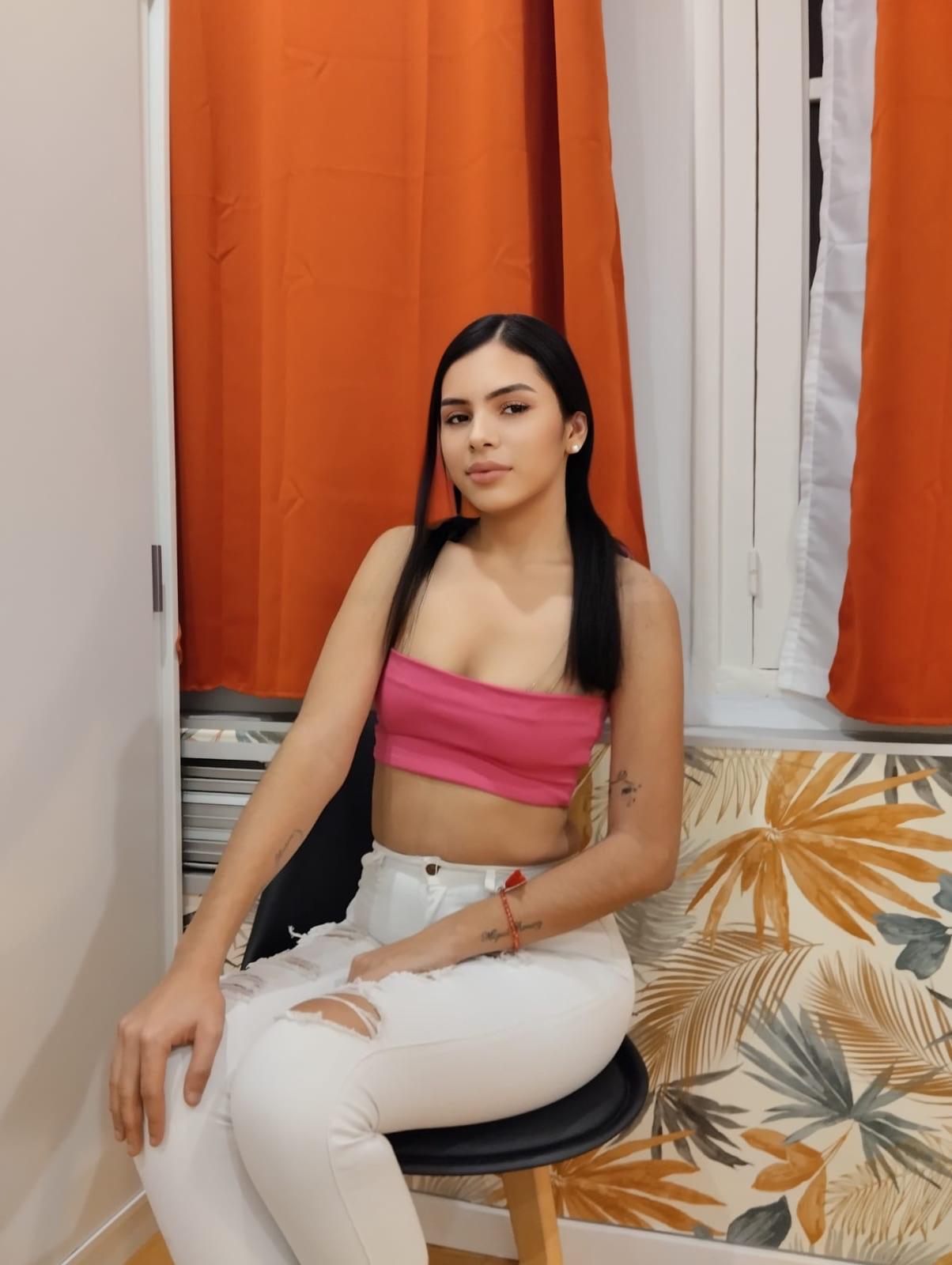 600380968|CARLA|Chica