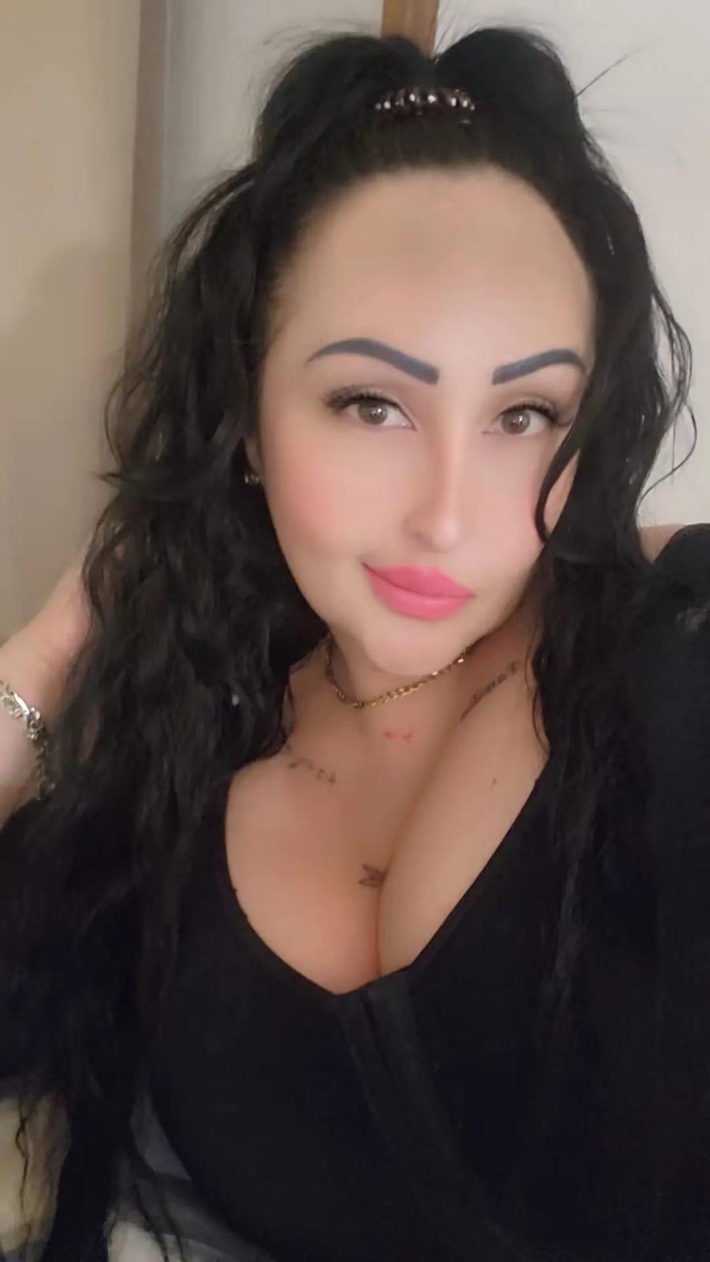 614682728|ANGELA|Chica