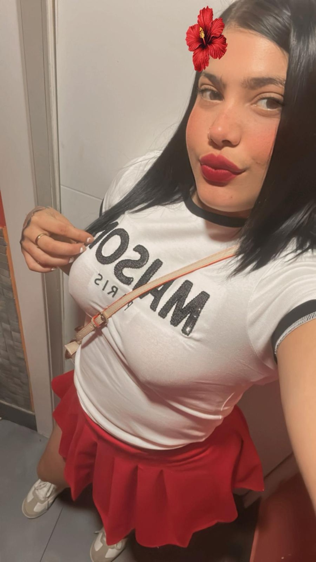 647926410|ANGELES|Chica