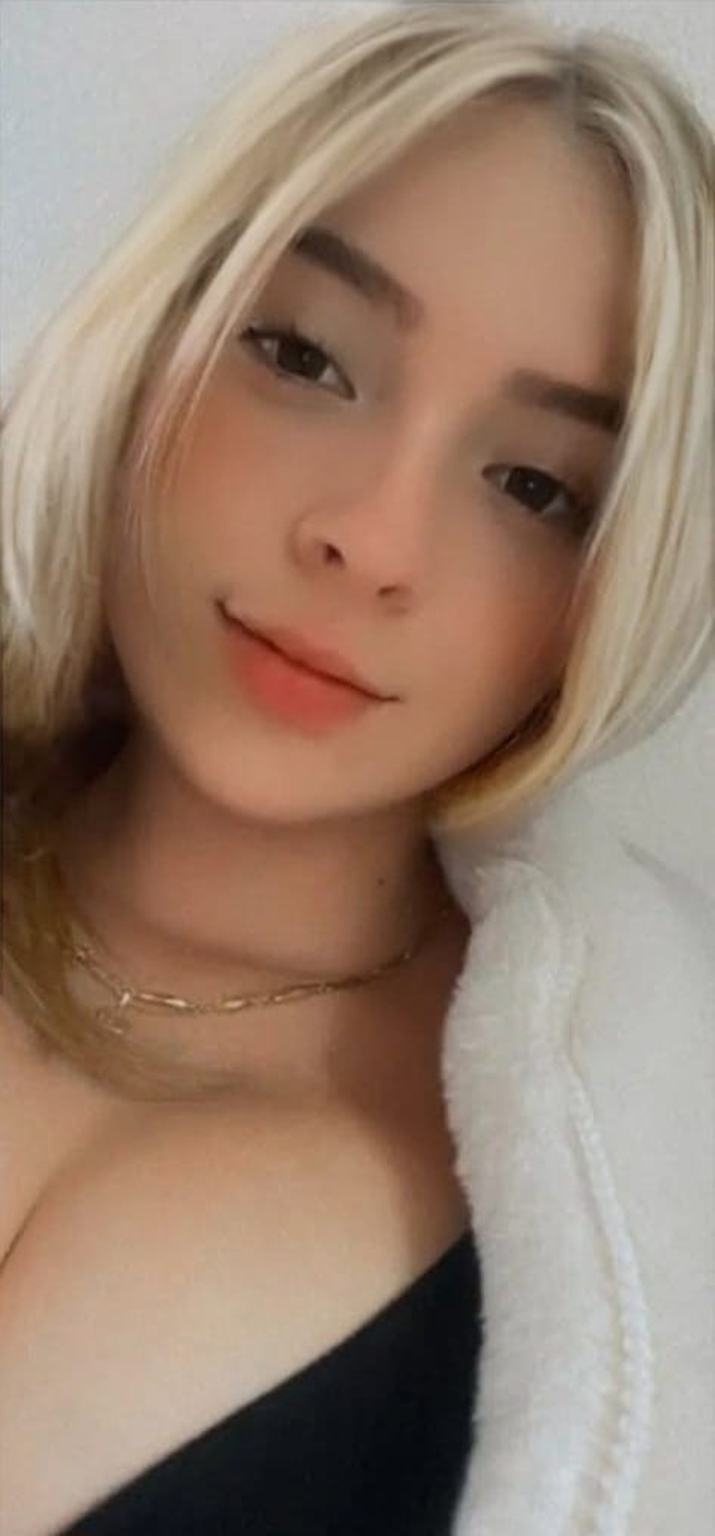680615957|NATALIA|Chica