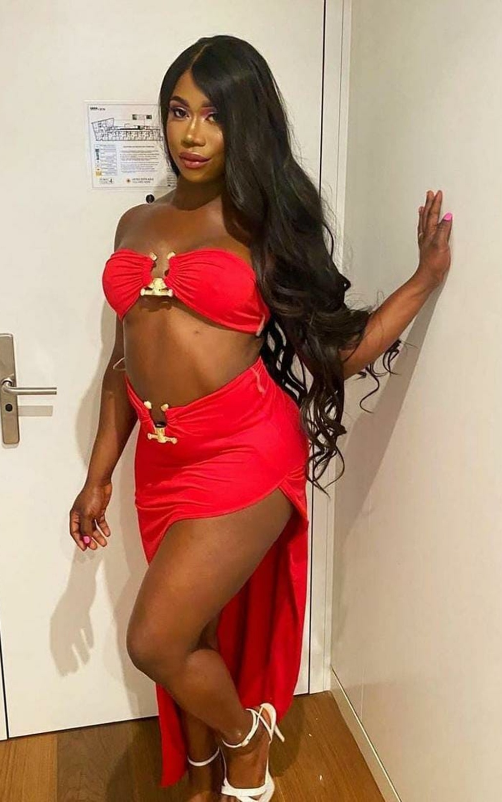 631135057|DANIELA|Travesti