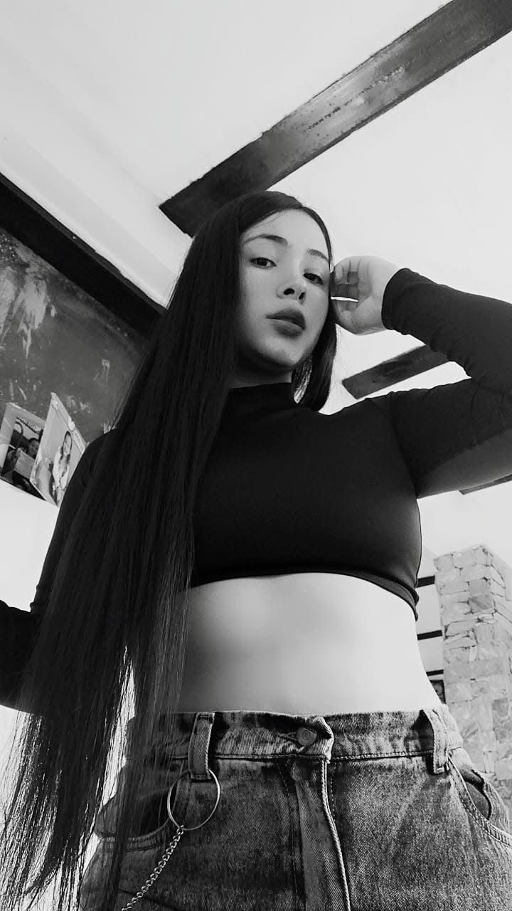 657377902|SALOMÉ|Chica