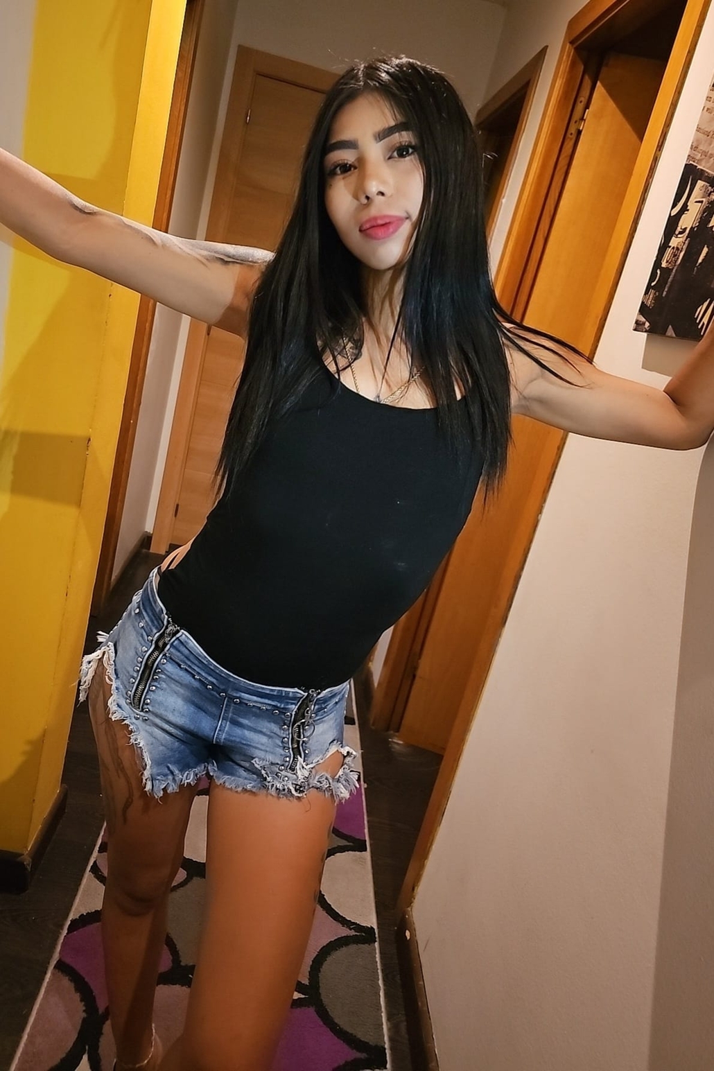 680615957|HELLEN|Chica